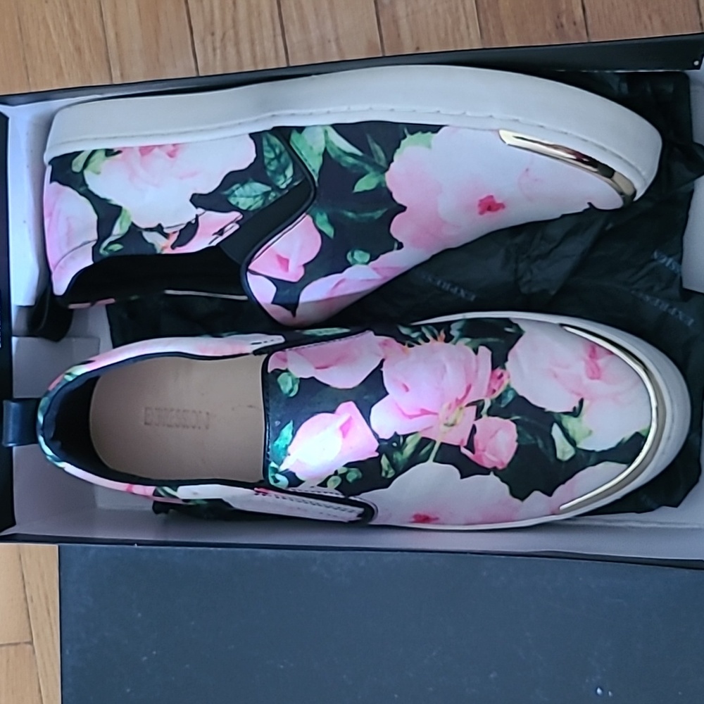 Expression Lucy Floral shoes size 8